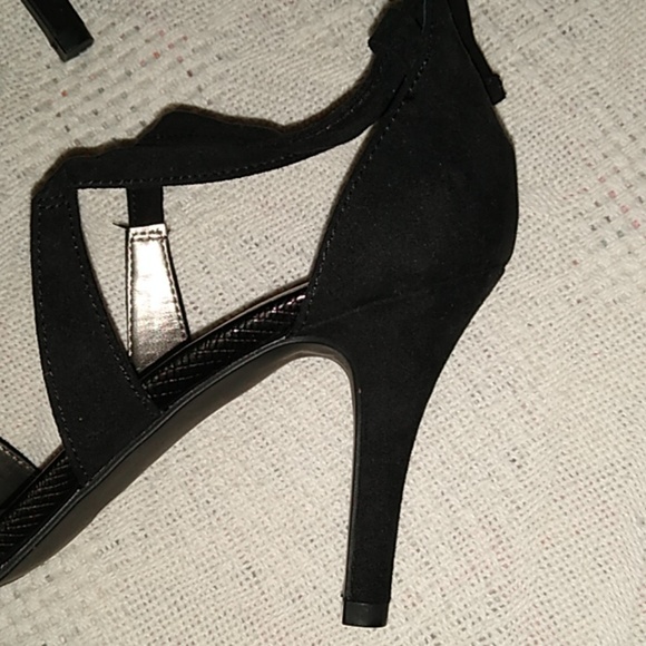 Heels  brand new , without tags - Picture 5 of 6